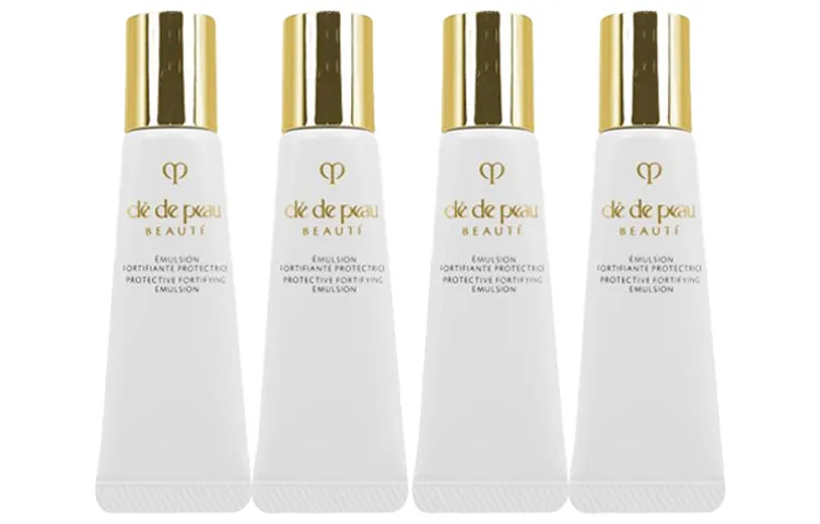 Clé De Peau Beauté Эссенс лосьон-сыворотка увлажняющая освежающая, образец 12 мл*2, 12ml*3 — фото 4