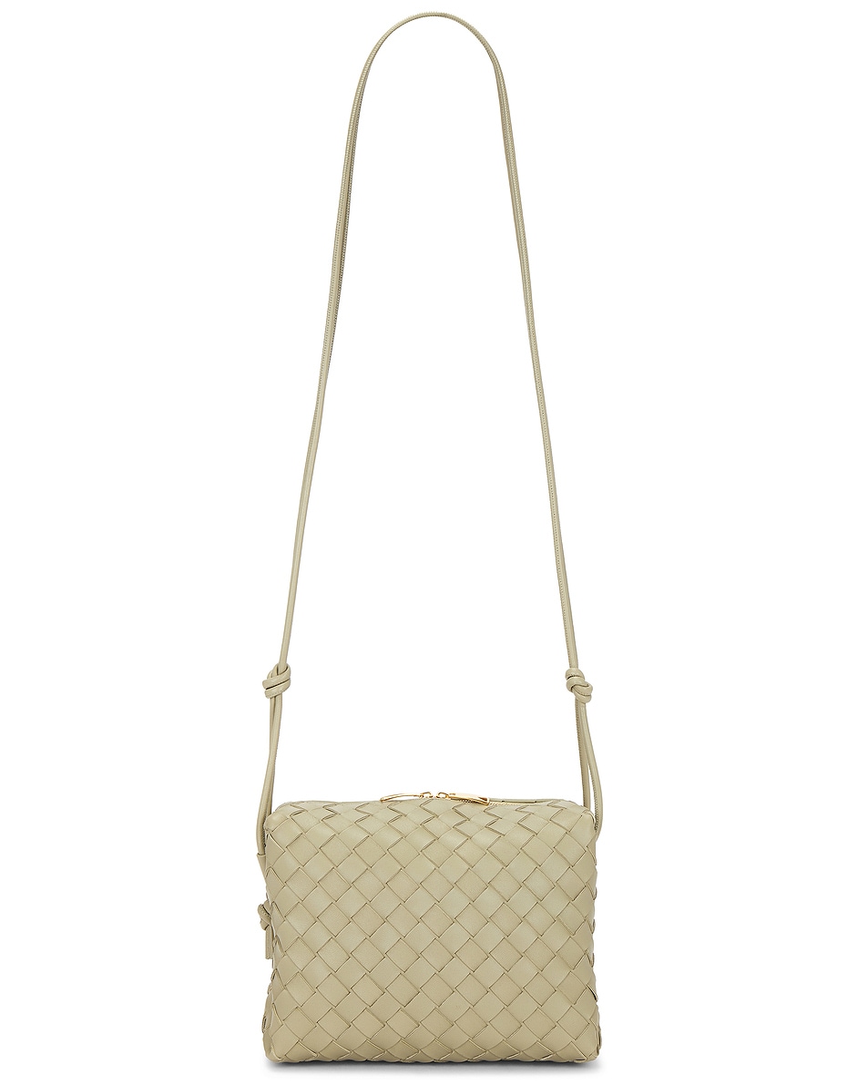 

Маленькая сумка-кольцо Bottega Veneta, Travertine & Gold