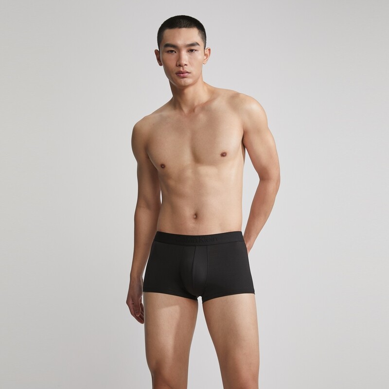 

Трусы-боксеры мужские Calvin Klein с заниженной талией, черный