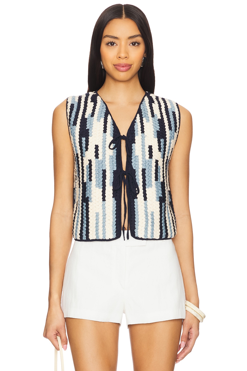 

Жилет в технике крючок Anadara Escvdo, light blue, navy & ivory