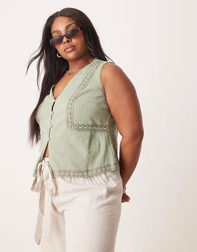 

Жилет Curve с кружевной отделкой цвета шалфея Asos Curve