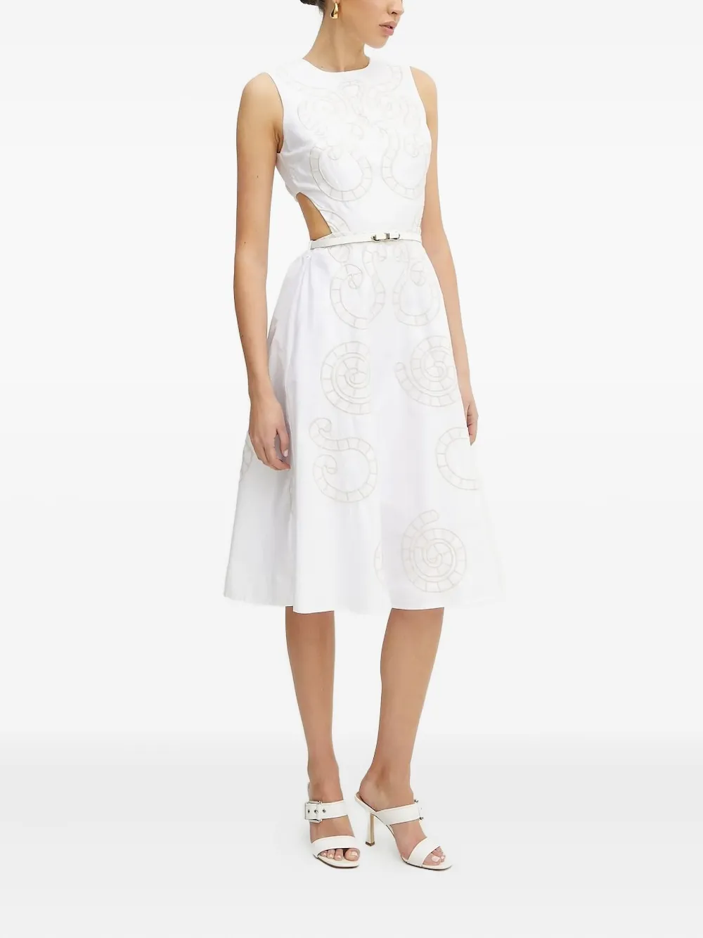 

Платье миди с вышивкой Silvian Heach, белый