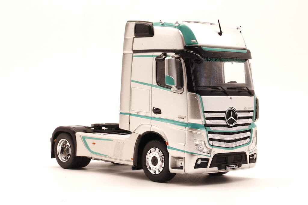 

Mercedes Actros Mp4 масштаб 1/43 Ixo