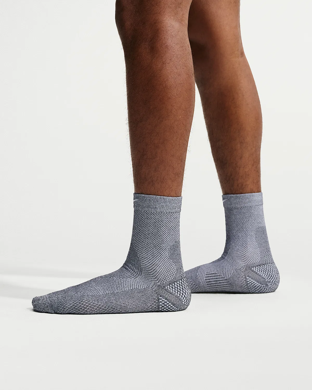 Nike Run Running Micro-Crew Socks (1 пара) Lightweight, Dark Smoke Grey/Pure Platinum/Light Smoke Grey/White