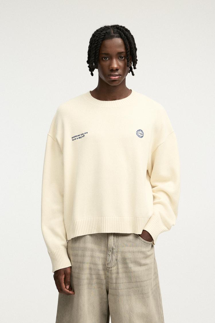

Укороченный джемпер с вышивкой Stwd Pull And Bear, белый