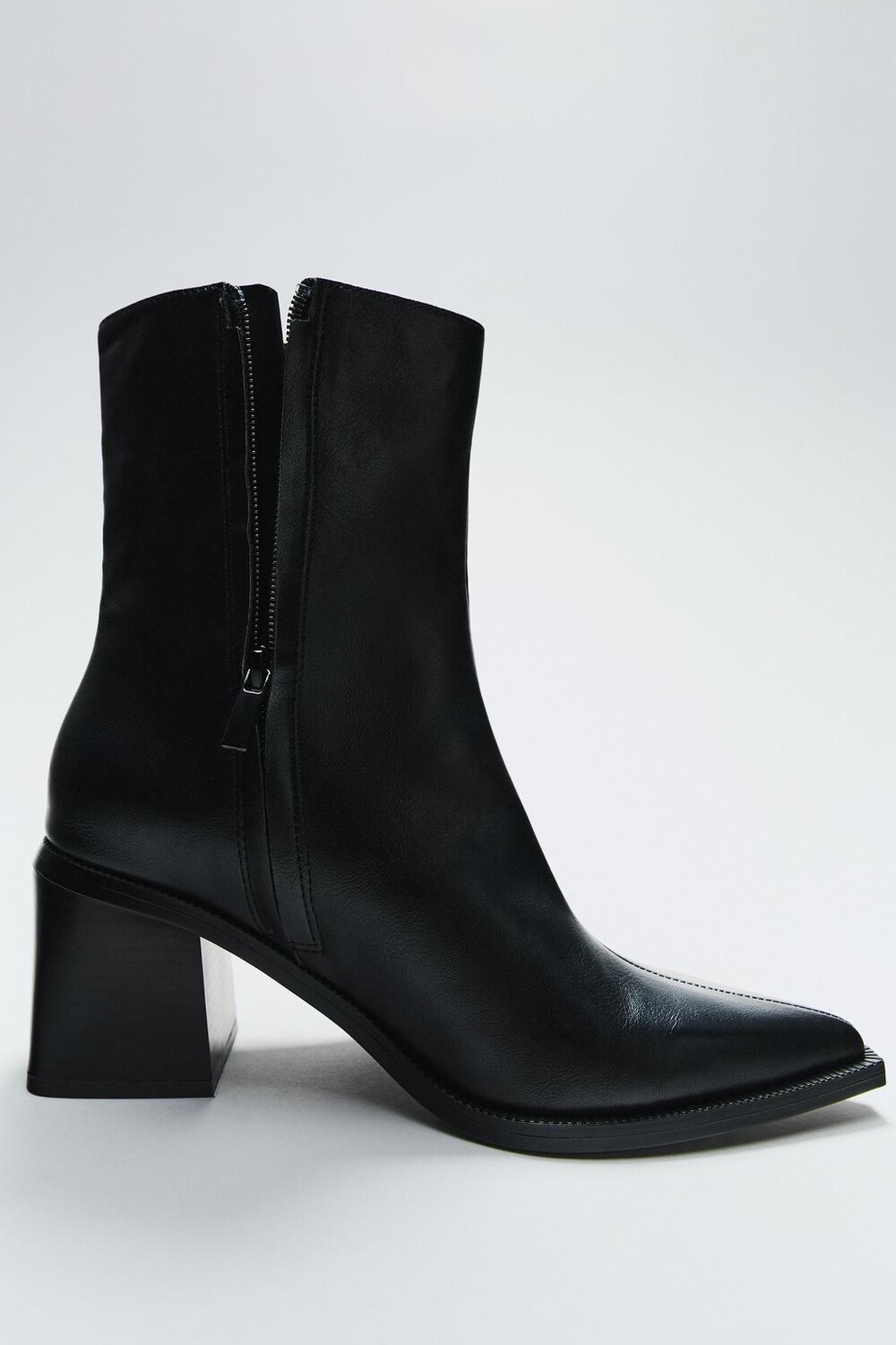 

Ботинки на блочном каблуке ZARA, черный