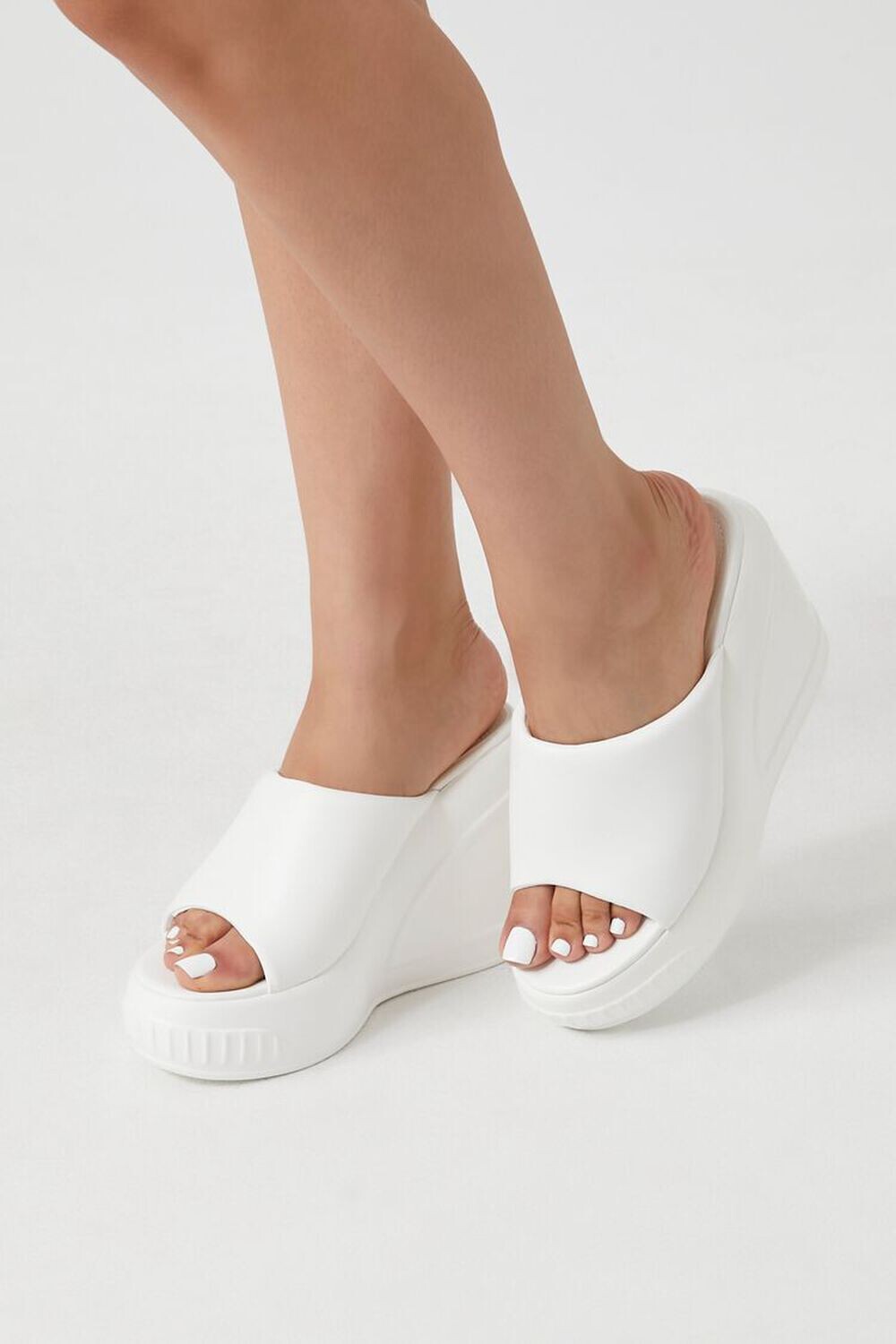

Ботинки на платформе из искусственной кожи Forever 21, белый