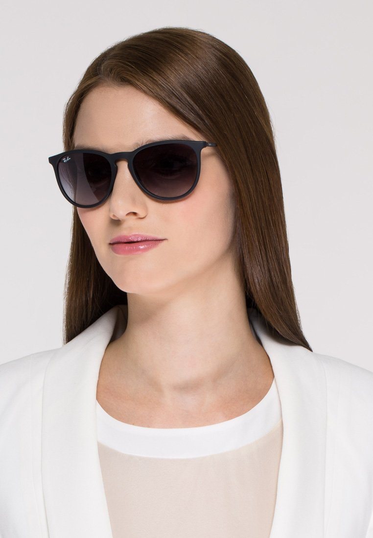 

Солнцезащитные очки Erika Unisex Ray-Ban, черные