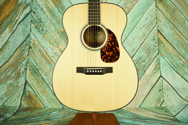 

Акустическая гитара Larrivee OM-40 Koa/Moon Spruce Limited Edition
