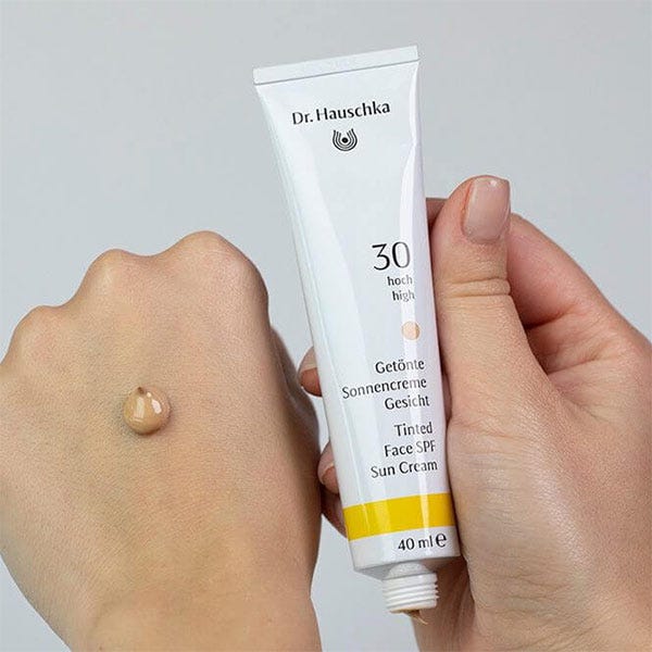 Тонированный солнцезащитный крем DR.HAUSCHKA Tinted Face SPF30 Sun Cream, 40 мл — фото 2