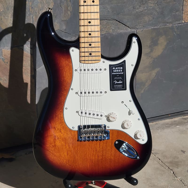 

Электрогитара Fender Player Stratocaster, Maple Fingerboard, Anniversary 2-Color Sunburst