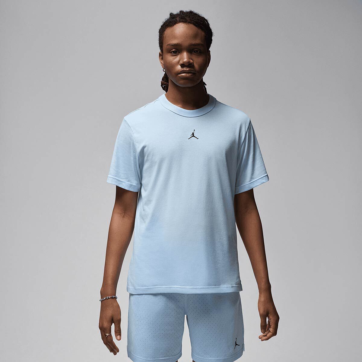 

Спортивный костюм M J DRI-FIT SPORT T-SHIRT Jordan, цвет Celestine Blau/Schwarz