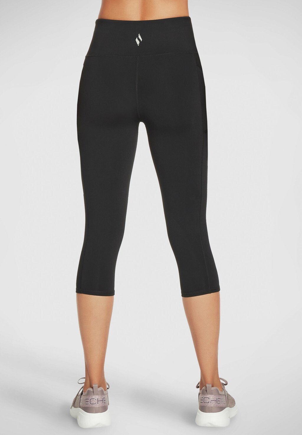 

Шорты GOFLEX HW CAPRI Skechers Sport, черный