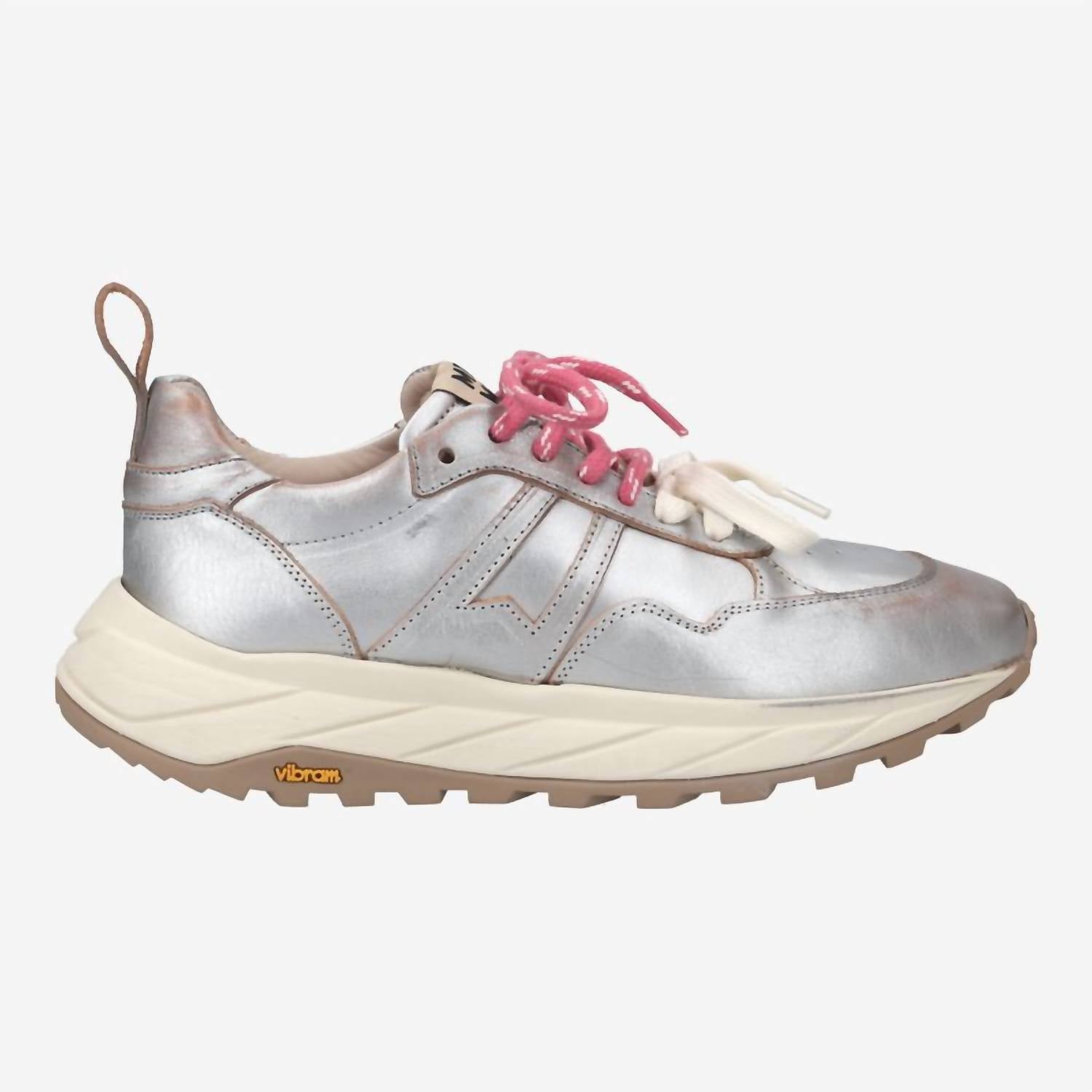 Женские кроссовки Cusna в серебристом цвете Moma Shoes