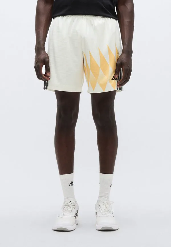 Спортивные шорты tiro Adidas Sportswear, Off White/Black/Semi Ice Tangerine