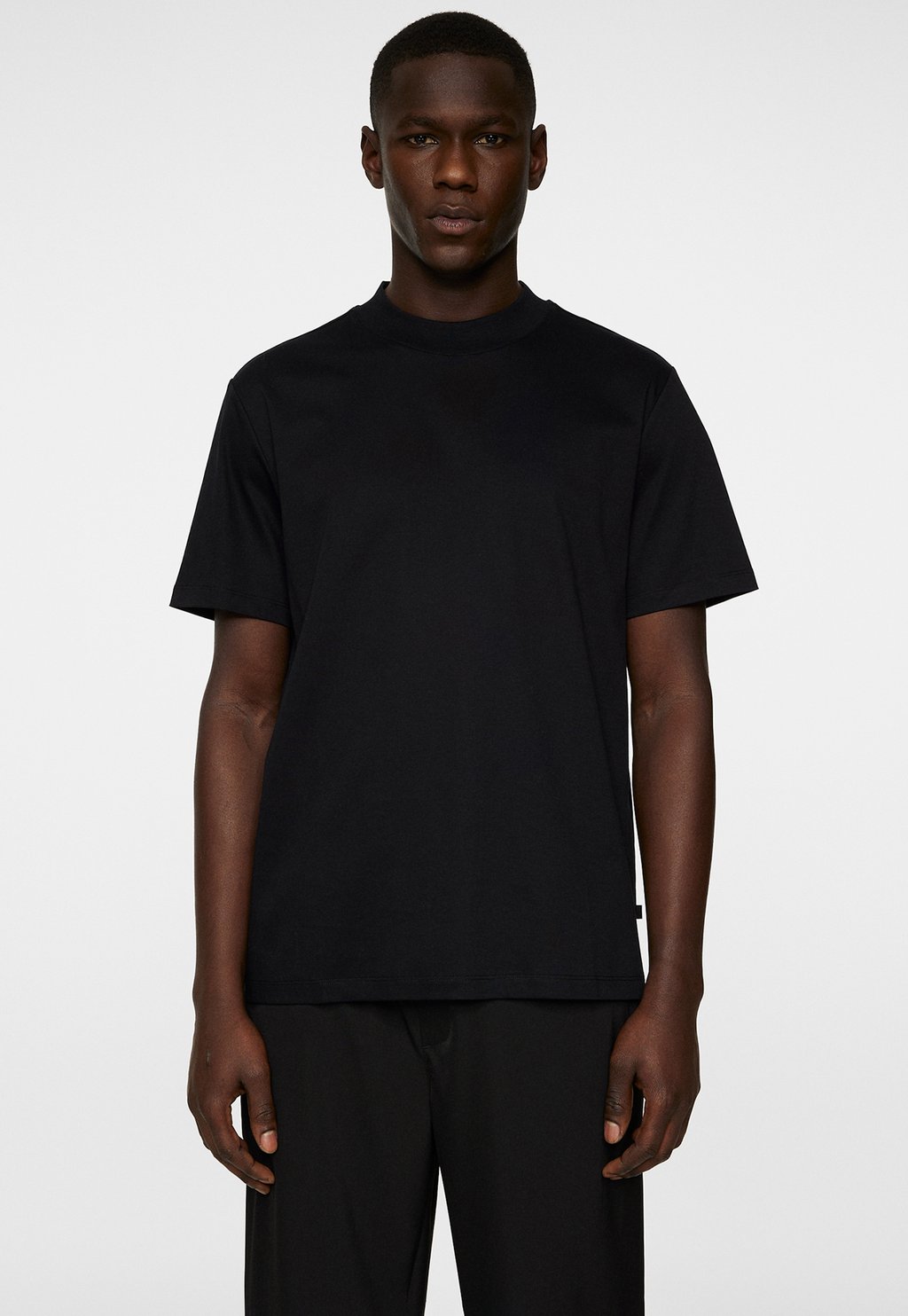

Базовая футболка ACE MOCK NECK J.LINDEBERG, черный