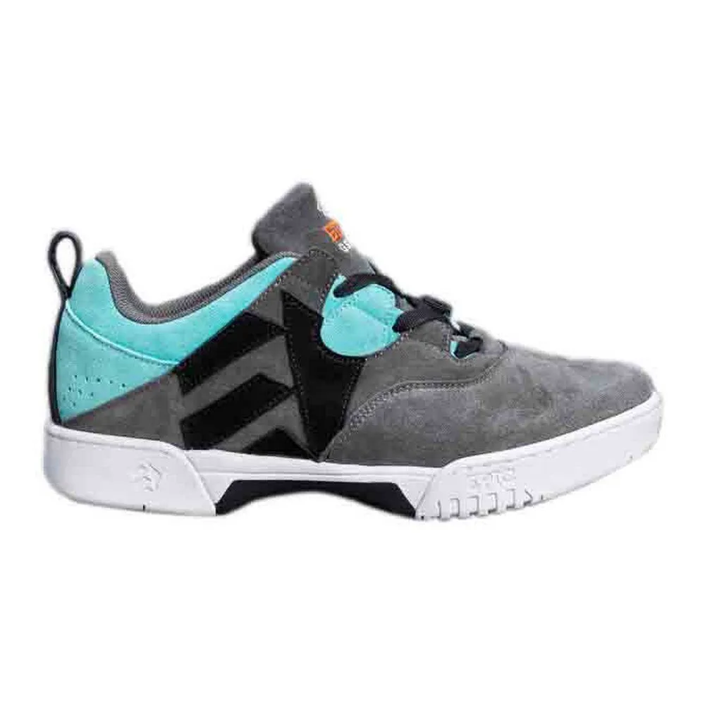 

Кроссовки Epic LT, серый