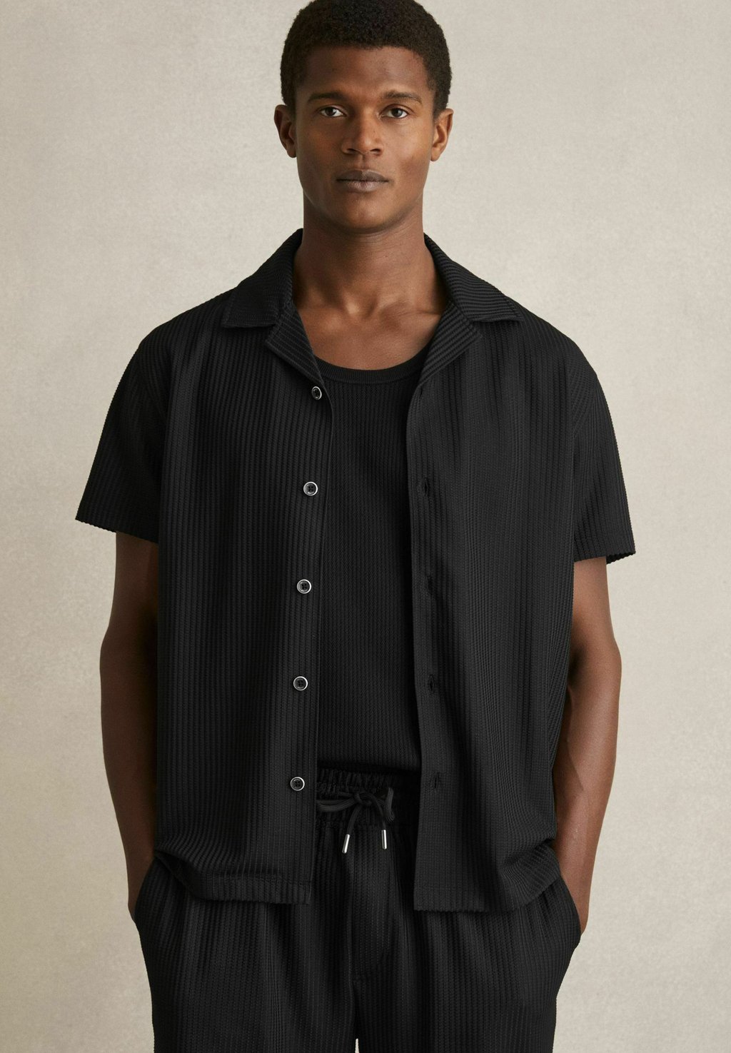 

Рубашка REGULAR FIT - WARWICK TEXTURED Reiss, черный
