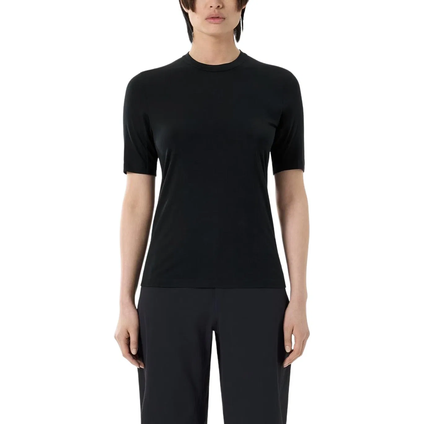 Футболка женская с круглым вырезом Arcteryx Black — фото 2