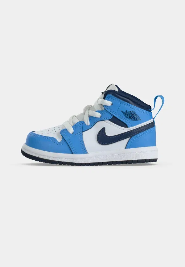 Кроссовки детские Jordan 1 Mid, цвет полночная лазурь/университетский синий/белый/парус/вершинный белый — фото 2