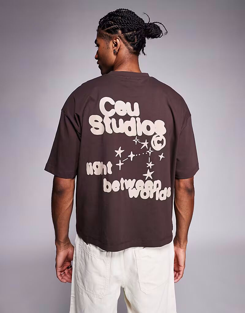 

Футболка свободного кроя ASOS DESIGN с текстовым принтом спереди и сзади коричневого цвета