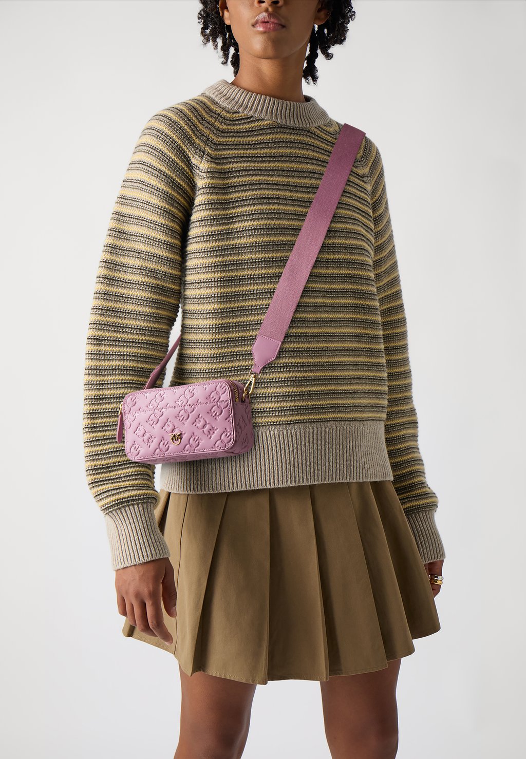 

Сумка через плечо CAMERA BAG MINI NASTRO LOGO Pinko, сиреневый