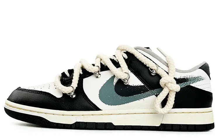 

Кроссовки Nike Dunk, черный/белый