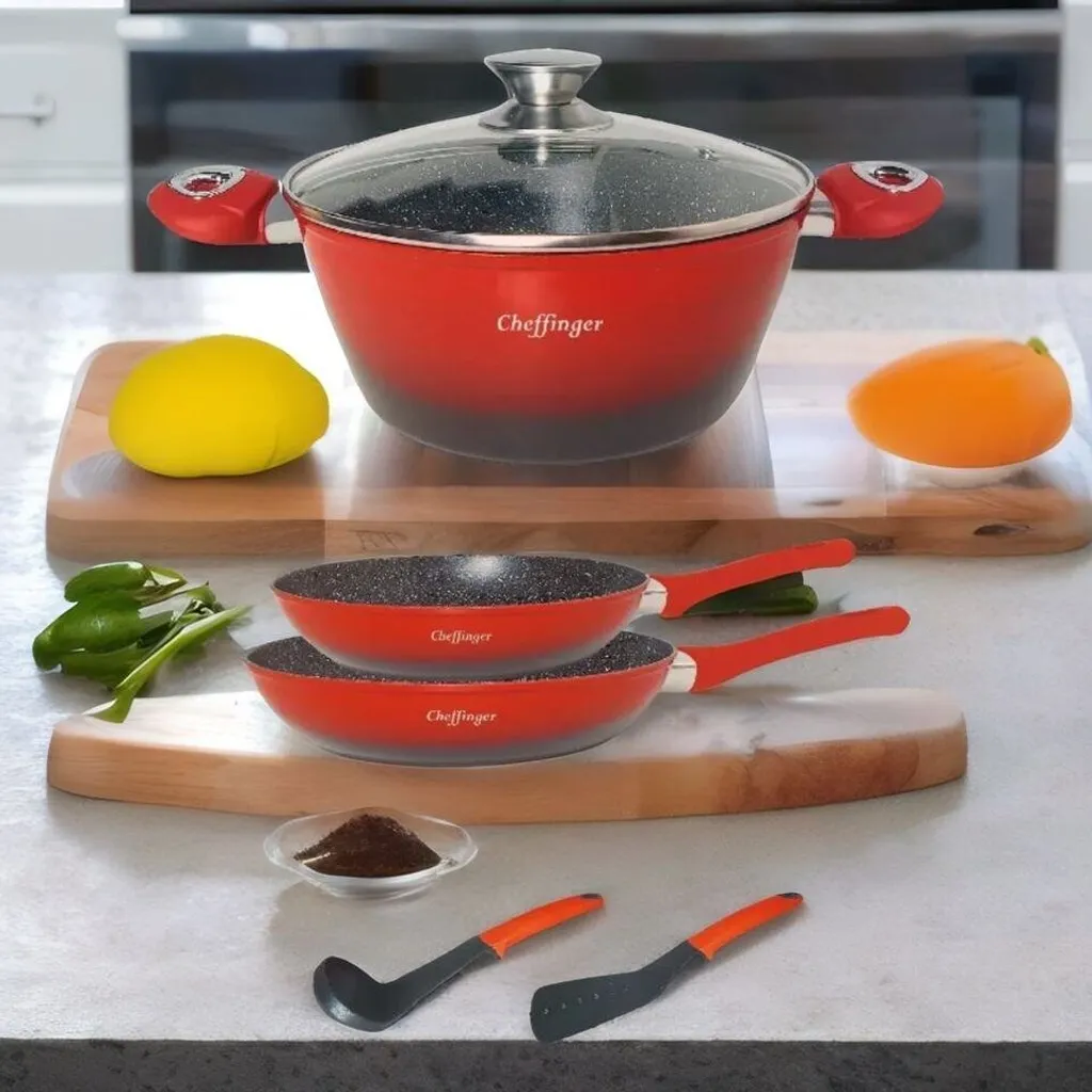 

Кастрюля Cheffinger
