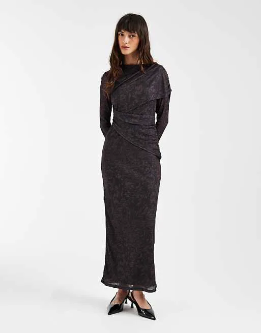 

Коричневое платье миди с длинными рукавами и запахом ASOS DESIGN