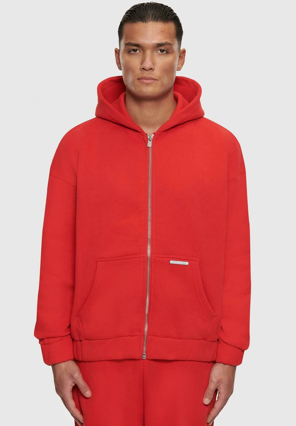 

Толстовка BAZIX REPUBLIQ SUPER HEAVY BLANK Dropsize, цвет highriskred