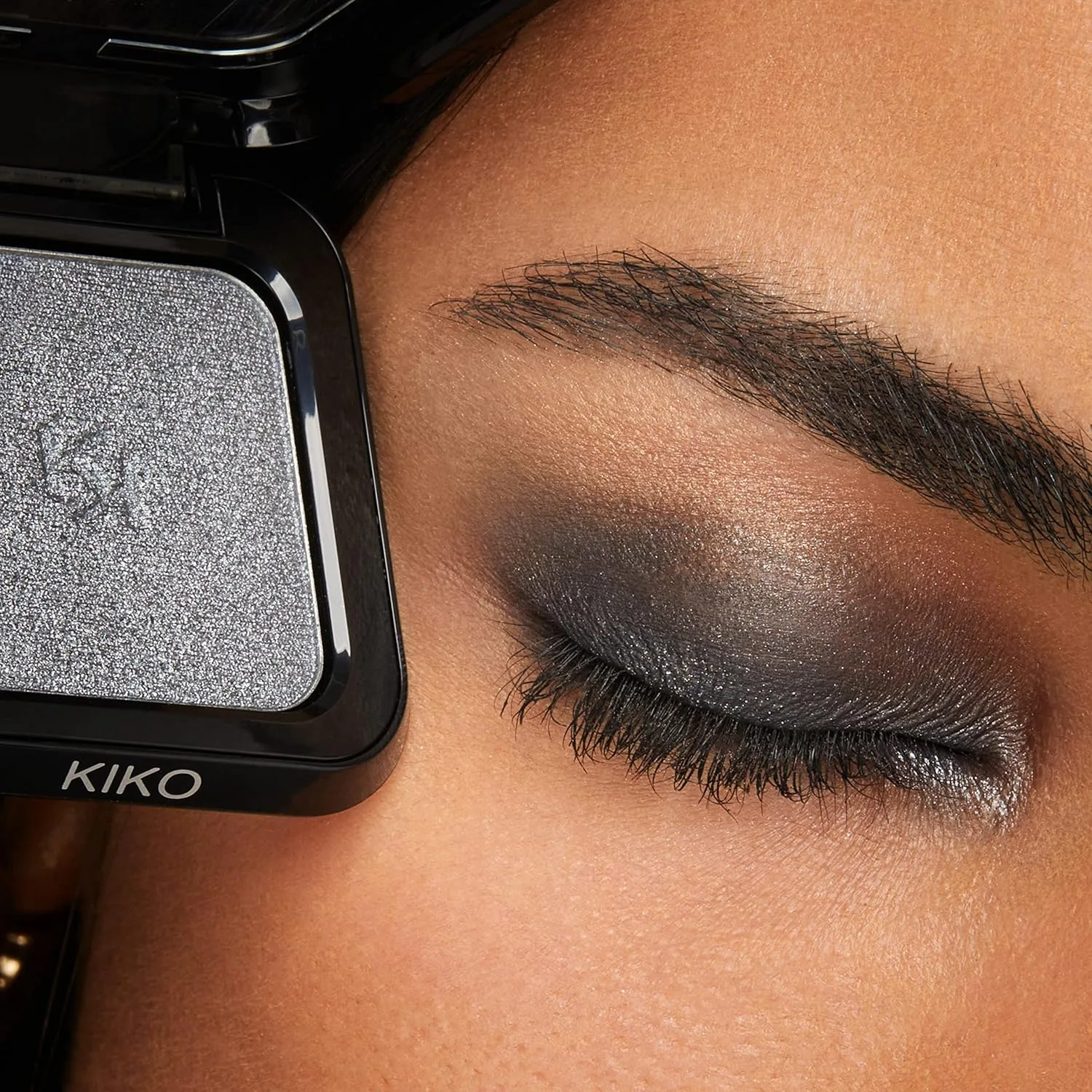 Высокопигментированные тени для век KIKO Milano, 58 Light Grey — фото 3