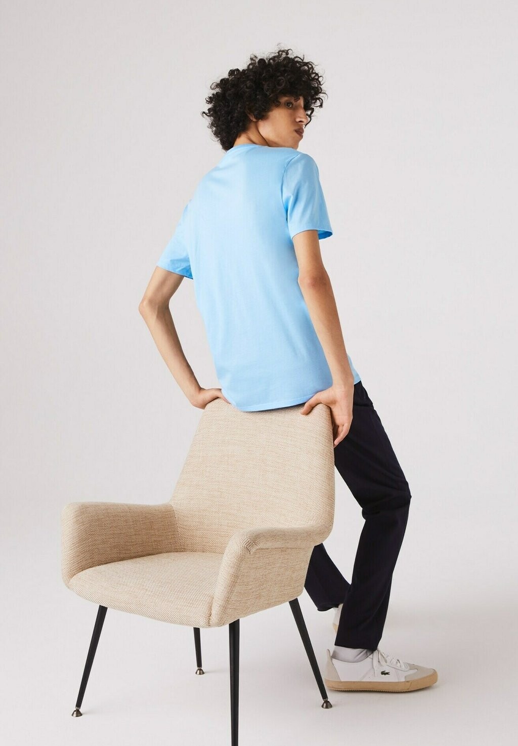 

Базовая футболка Lacoste, цвет Bleu