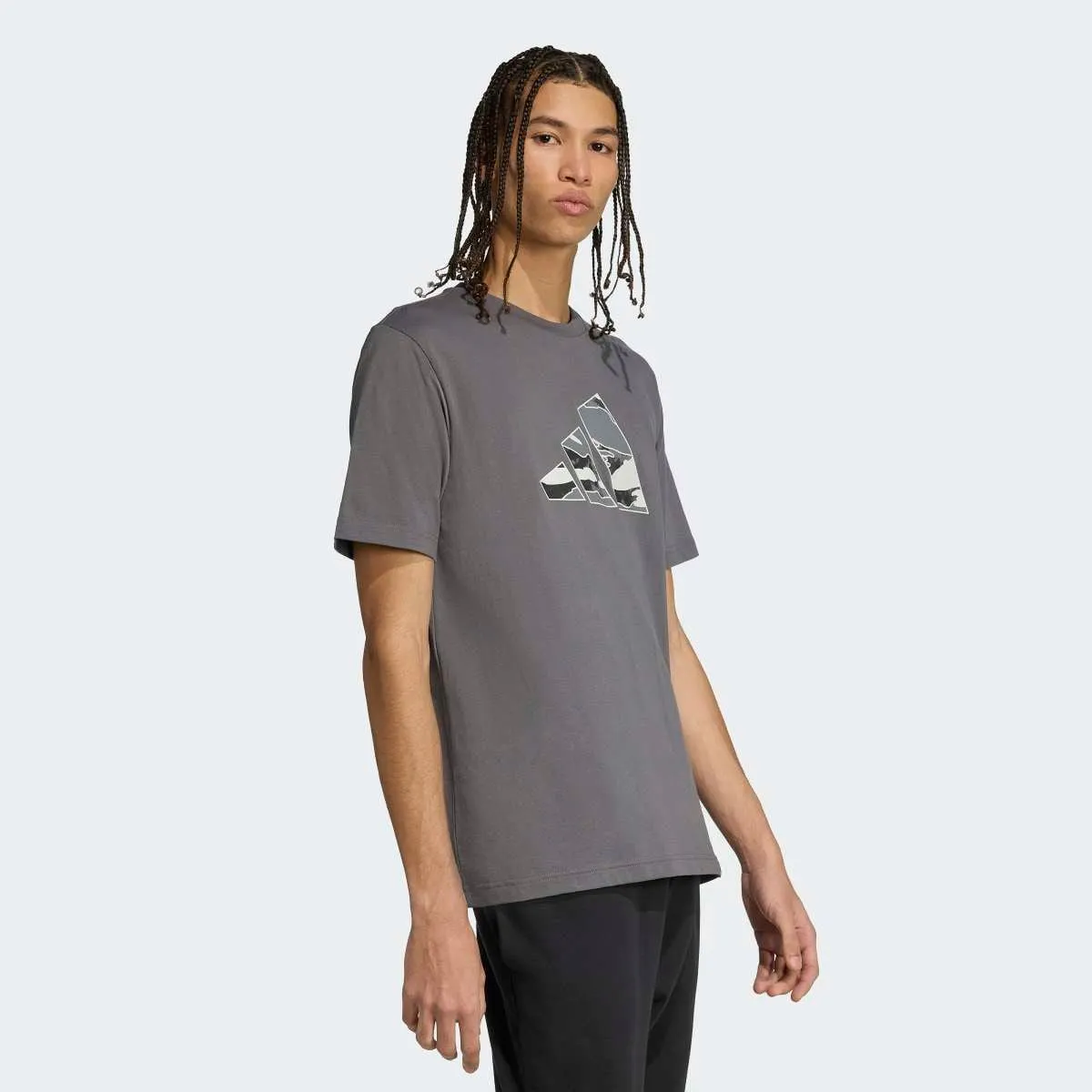 Мужская футболка с камуфляжным логотипом adidas, серый — фото 4