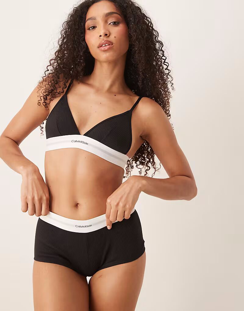 

Модальные шорты Calvin Klein в рубчик черного цвета