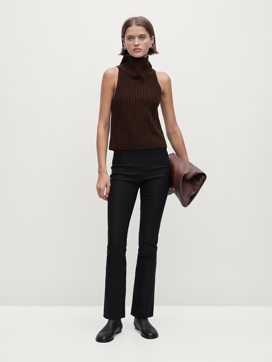 

Топ с высоким воротом в рубчик Massimo Dutti, коричневый