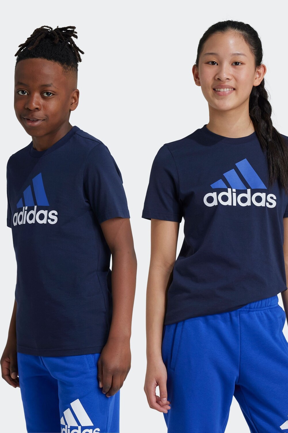 

Футболка из 100% хлопка с ярким логотипом Adidas, синий
