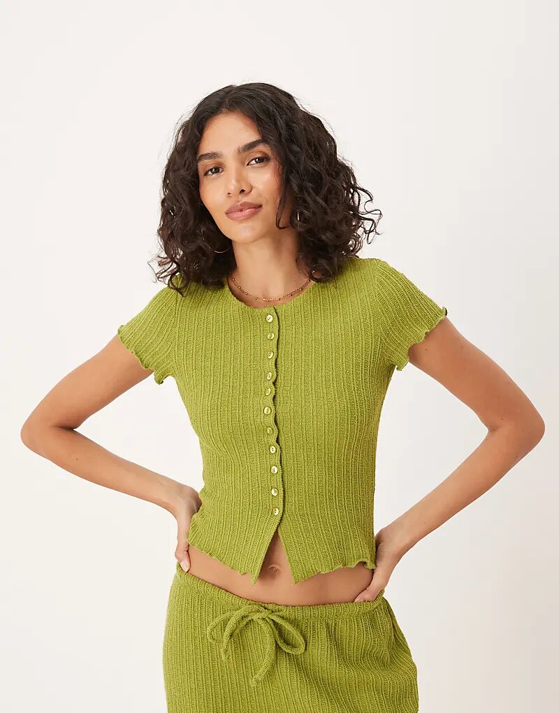 

Комбинируемый топ с короткими рукавами ASOS DESIGN, выполненный в зеленом цвете и связанный крючком на пуговицах