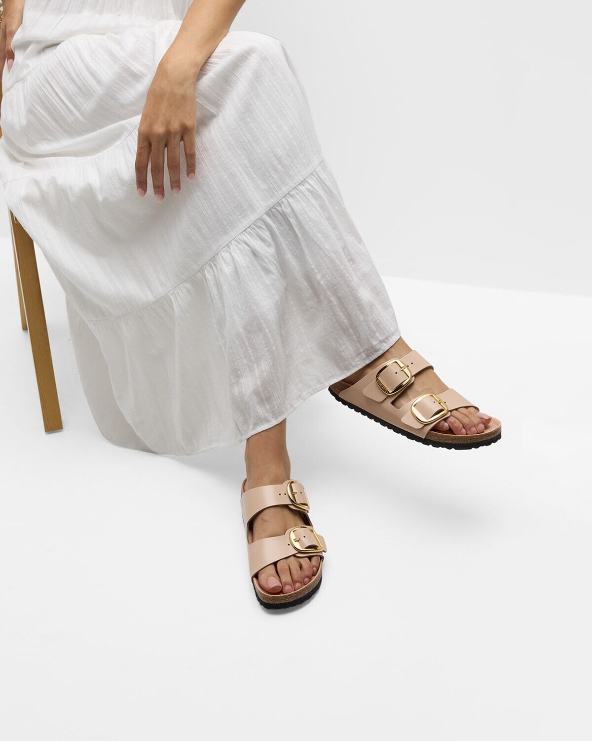 Кожаные шлепанцы Arizona с двойной пряжкой BIRKENSTOCK, цвет New Beige — фото 3