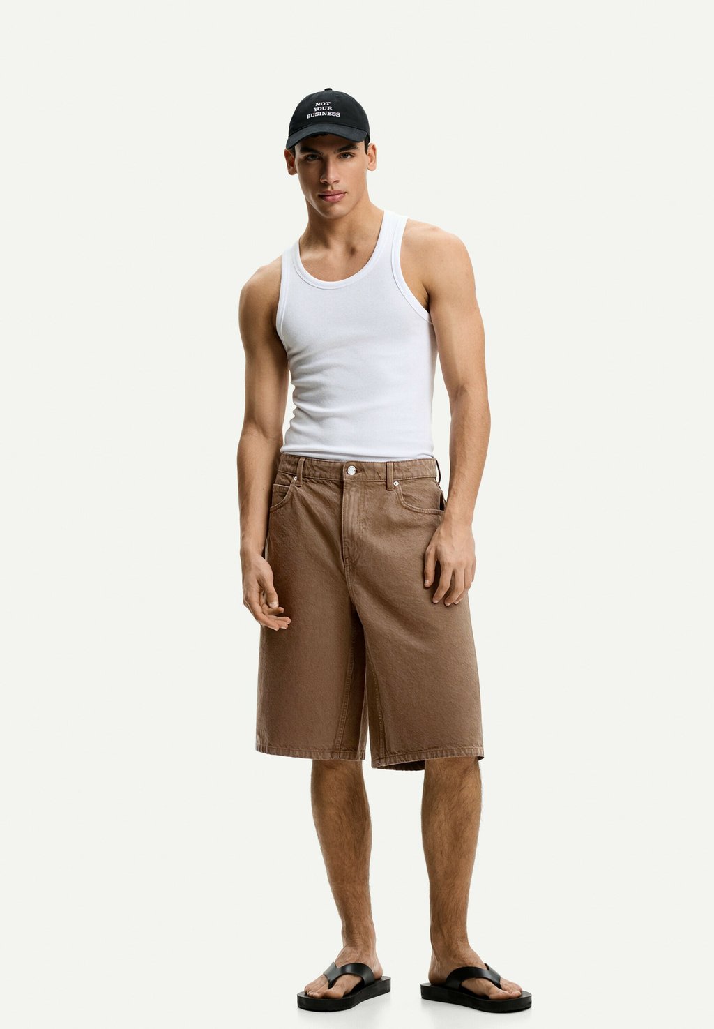 

Джинсовые шорты BAGGY-BERMUDA Bershka, коричневый