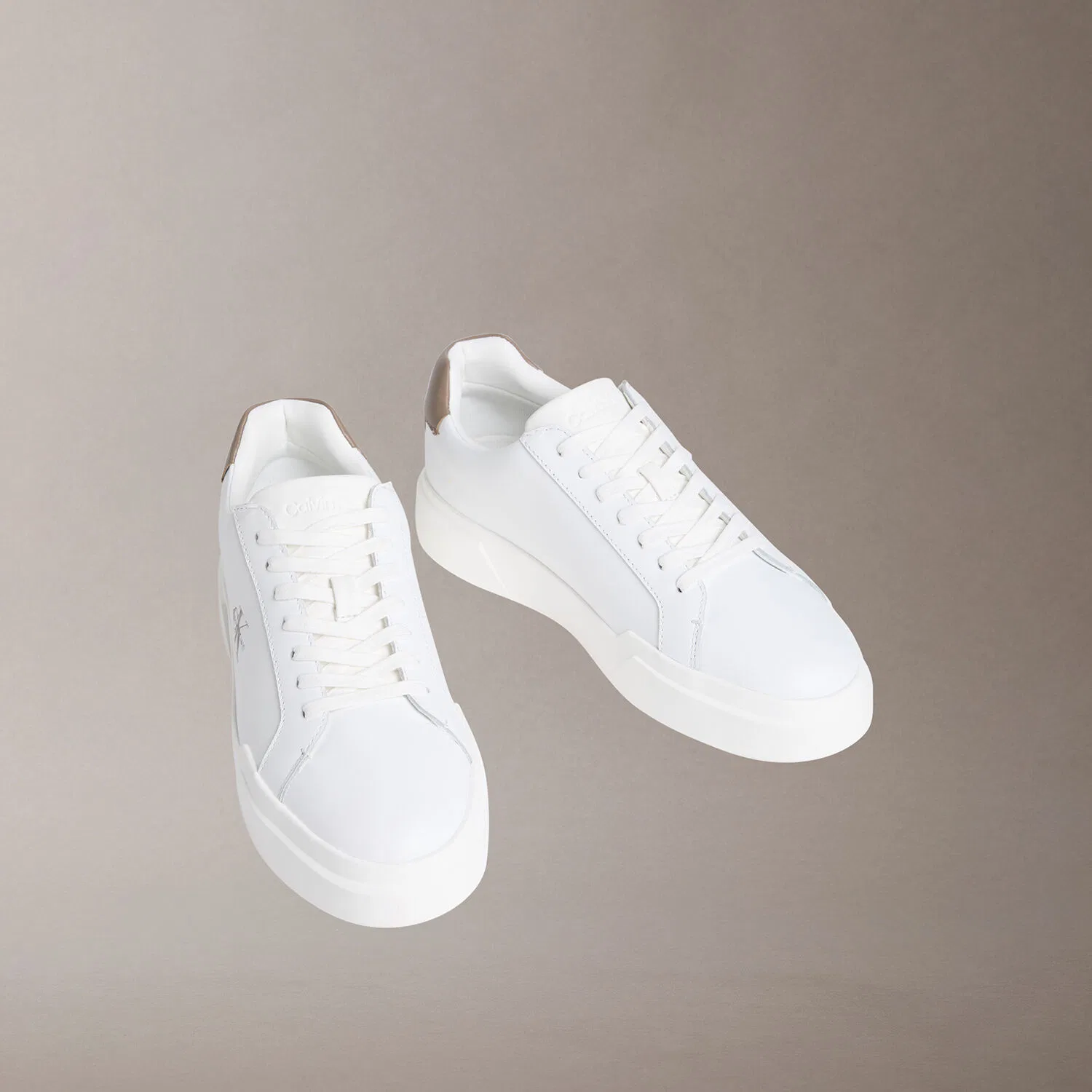 Мужские кожаные кроссовки Calvin Klein Jeans Avenue Chunky Leather Lace-Up Cupsole, белые