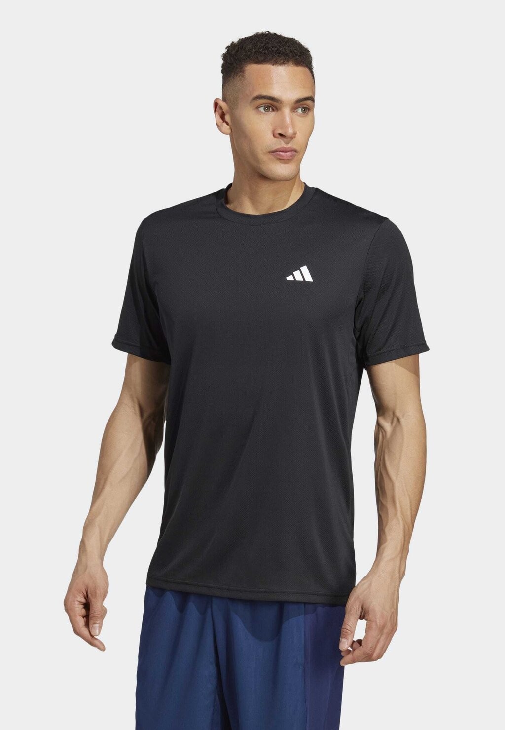 

Футболка Adidas BASE, цвет Black White, Черный, Футболка Adidas BASE, цвет Black White