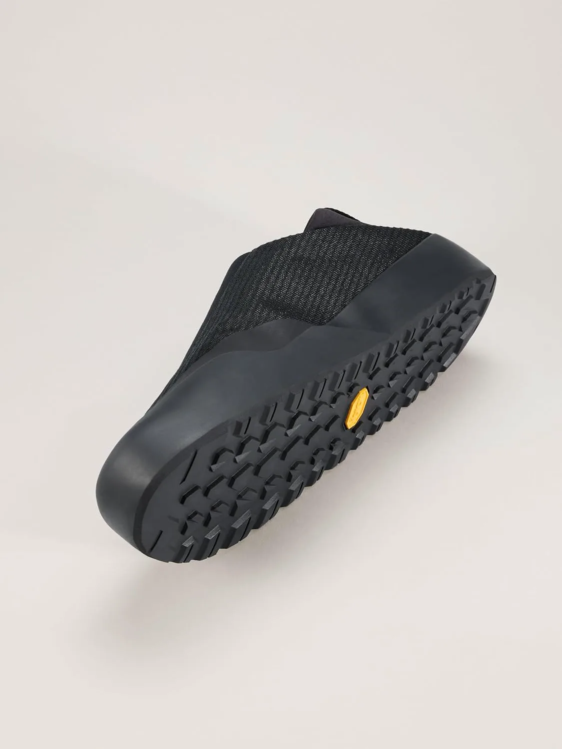 Arc'teryx Men’s Kragg Shoe - Lightweight Pull-On Shoe for Quick Approaches, Everyday Casual Shoes | Black/Black, 8.5 Name ‎Arc'teryx, черный — фото 2