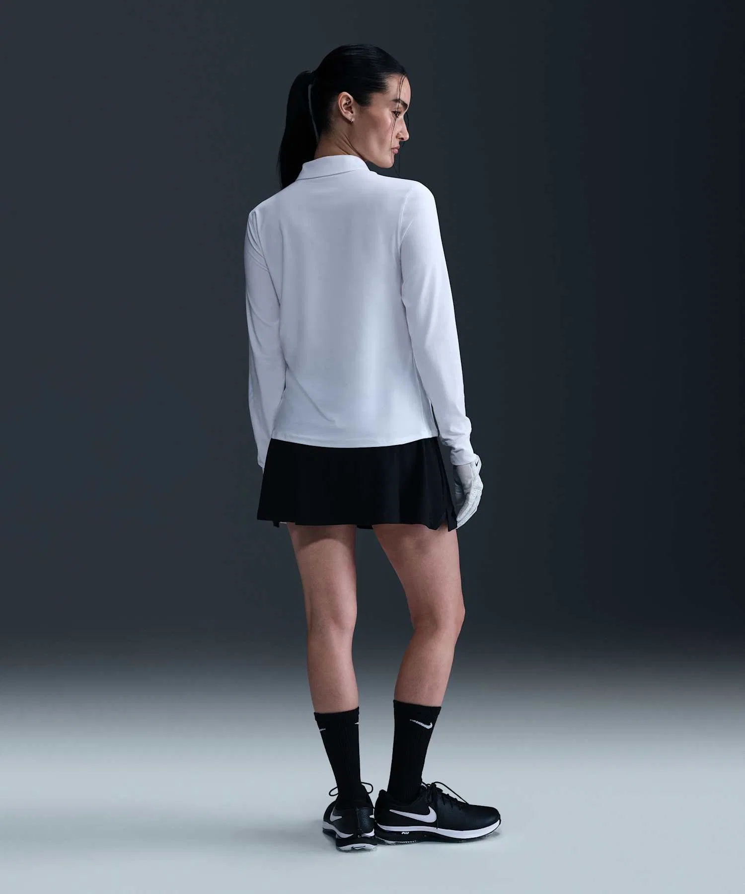 Женская поло-рубашка Nike Victory Dri-FIT с длинными рукавами, модель FQ1571-100, белая. — фото 3