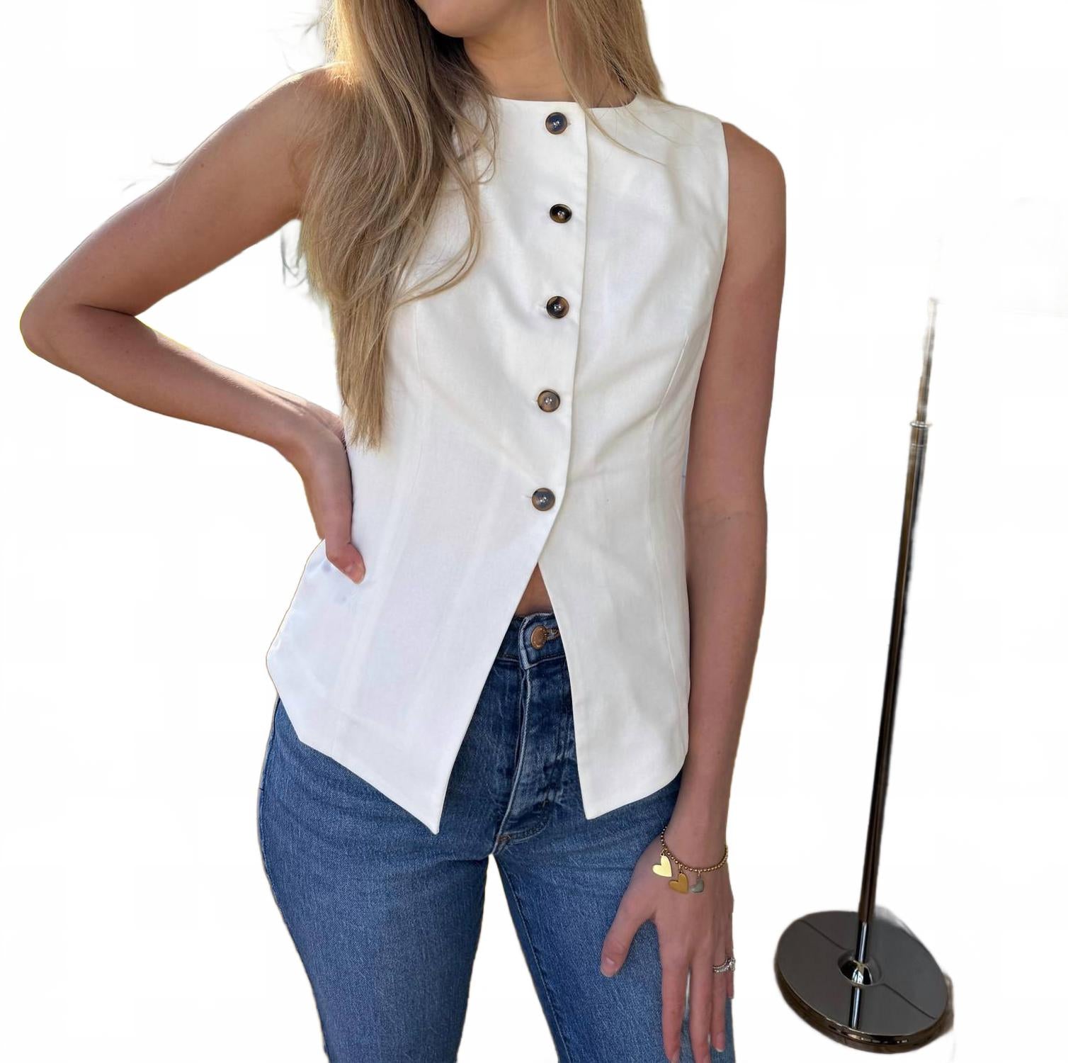 

Белоснежный льняной топ Alexandra на пуговицах Needii