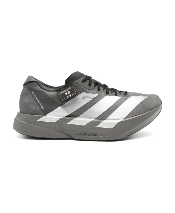 

Серые кроссовки с логотипом в виде трех полосок. Y-3, серый