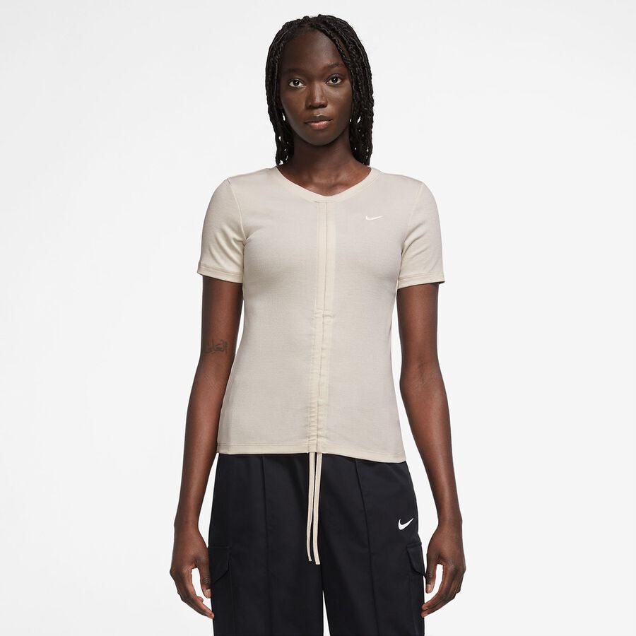 

Футболка Sportswear Essentials Ribbed Short-Sleeve Mod Cropped Top NIKE, цвет lt orewood brn/sail