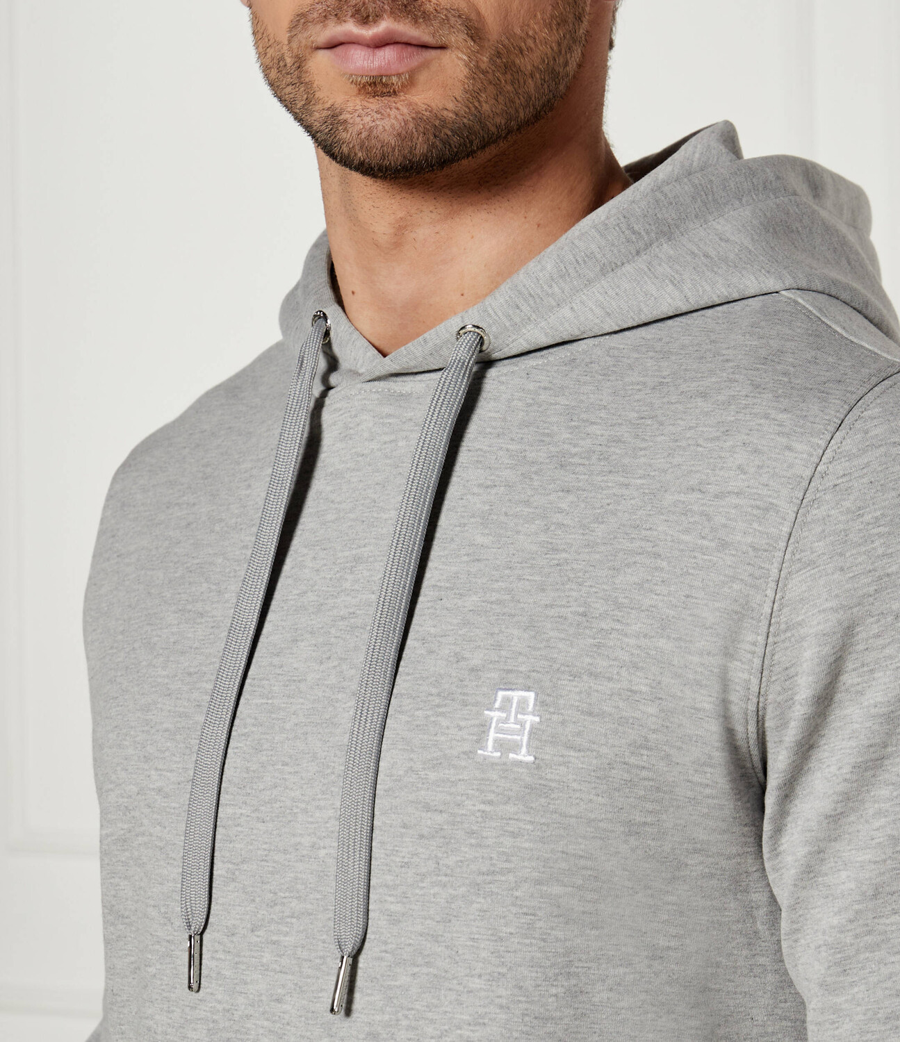 Толстовка Tommy Hilfiger Monogram Regular Fit, серый — фото 4