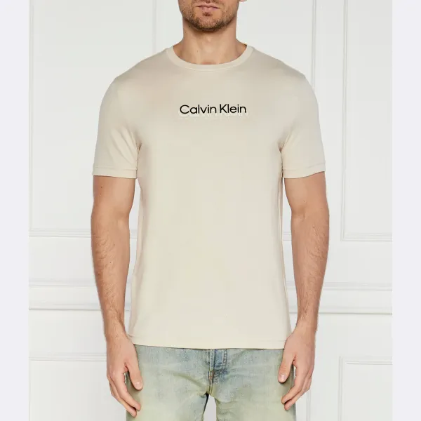 

Футболка стандартного кроя Calvin Klein, бежевый