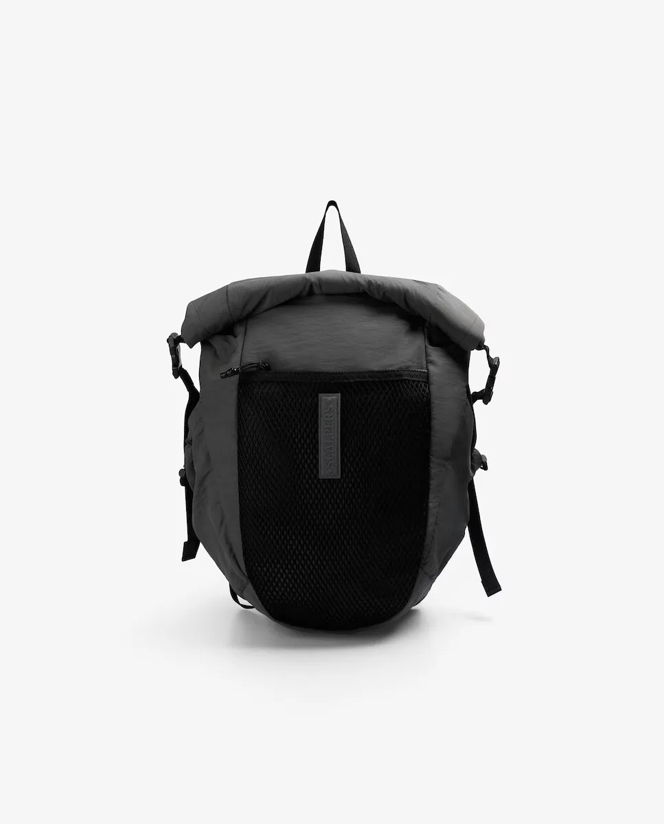 

Мужской рюкзак с двойной ручкой и регулируемой застежкой на пряжках Scalpers, темно-серый