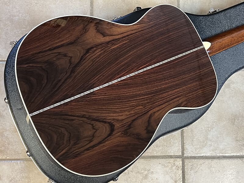 

Акустическая гитара 2023 CF Martin Custom Shop 000-28 Wildgrain Rosewood 2785136